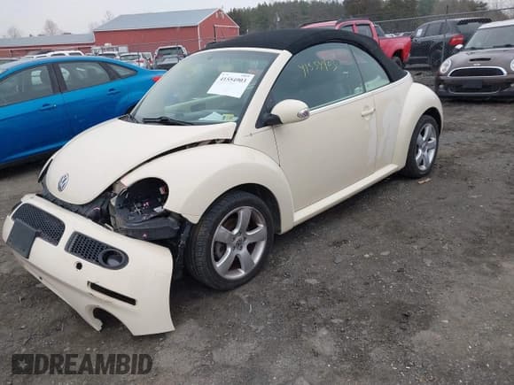 ✅ 2006 Volkswagen Beetle • VIN: 3VWSF31Y16M318144 • Лот: 41554903. Опубликован ранее на IAAI с пробегом 126 984 миль. Бесплатный доступ к архиву аукционных продаж из США и подробный отчёт об истории автомобиля на DreamBid. Изображение 2.
