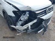 ✅ 2021 Volkswagen Tiguan SE • VIN: 3VV3B7AX5MM047864 • Lot: 43294547. Wystawiony na IAAI z przebiegiem 70 948 mil. Bezpłatny archiwum sprzedaży aukcyjnych z USA i szczegółowy raport historii pojazdu na DreamBid. Zdjęcie 6.