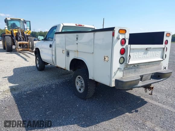 ✅ 2002 Chevrolet Silverado 2500HD • VIN: 1GBHK24U52E129724 • Lot: 43102128. Wystawiony na IAAI z przebiegiem 113 016 mil. Bezpłatny archiwum sprzedaży aukcyjnych z USA i szczegółowy raport historii pojazdu na DreamBid. Zdjęcie 3.