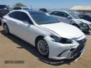 ✅ 2019 Lexus ES 350 • VIN: JTHBZ1B11K2004347 • Lot: 42519746. Listed on IAAI with 43,269 mi. Free auction sales archive from the USA and detailed vehicle history report at DreamBid. Image 1.