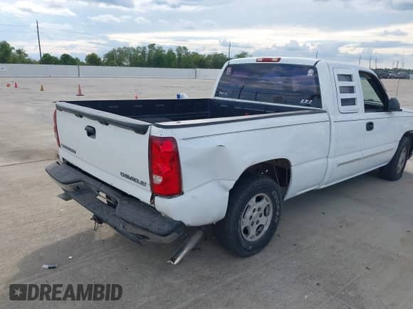 2003 Chevrolet Silverado 1500 LS with VIN 2GCEC19V431106445, listed as a IAAI auction lot 43468884 with 254,572 mi miles and . Bid and sale history available at DreamBid. Image 6.