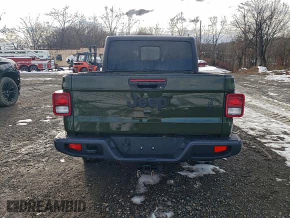 ✅ 2022 Jeep Gladiator Sport • VIN: 1C6HJTAG6NL135672 • Лот: 96065085. Опубликован ранее на Copart с пробегом 73 881 миль. Бесплатный доступ к архиву аукционных продаж из США и подробный отчёт об истории автомобиля на DreamBid. Изображение 6.