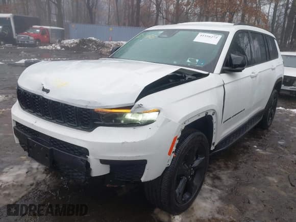 ✅ 2024 Jeep Grand Cherokee Altitude • VIN: 1C4RJKAG8R8556020 • Lot: 41556272. Listed on IAAI with 6,357 mi. Free auction sales archive from the USA and detailed vehicle history report at DreamBid. Image 18.