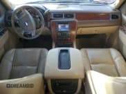 ✅ 2012 Chevrolet Tahoe LTZ • VIN: 1GNSCCE01CR214674 • Lot: 91677755. Wystawiony na Copart z przebiegiem 162 811 mil. Bezpłatny archiwum sprzedaży aukcyjnych z USA i szczegółowy raport historii pojazdu na DreamBid. Zdjęcie 8.