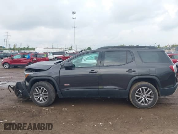 ✅ 2017 GMC Acadia SLE • VIN: 1GKKNTLS7HZ326155 • Lot: 43310853. Wystawiony na IAAI z przebiegiem 114 389 mil. Bezpłatny archiwum sprzedaży aukcyjnych z USA i szczegółowy raport historii pojazdu na DreamBid. Zdjęcie 15.