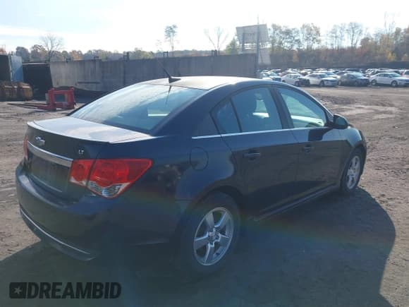 ✅ 2014 Chevrolet Cruze 1LT • VIN: 1G1PC5SB3E7363823 • Lot: 43610493. Listed on IAAI with 185,881 mi. Free auction sales archive from the USA and detailed vehicle history report at DreamBid. Image 4.