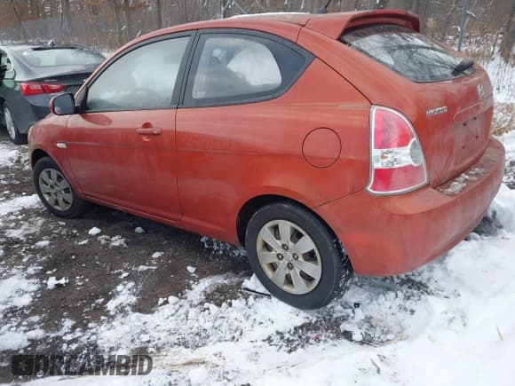 ✅ 2010 Hyundai Accent GS • VIN: KMHCM3AC8AU149547 • Lot: 43787652. Listed on IAAI with 69,782 mi. Free auction sales archive from the USA and detailed vehicle history report at DreamBid. Image 3.