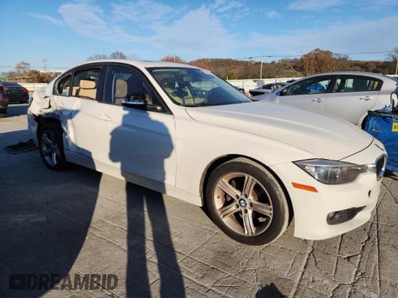 ✅ 2015 BMW 3 Series 328i • VIN: WBA3A5C51FF609261 • Lot: 93404115. Listed on Copart with 154,216 mi. Free auction sales archive from the USA and detailed vehicle history report at DreamBid. Image 4.