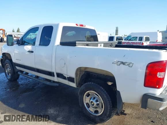 ✅ 2013 Chevrolet Silverado 2500HD Work Truck • VIN: 1GC2KVCGXDZ403672 • Lot: 41944179. Wystawiony na IAAI z przebiegiem 232 436 mil. Bezpłatny archiwum sprzedaży aukcyjnych z USA i szczegółowy raport historii pojazdu na DreamBid. Zdjęcie 14.