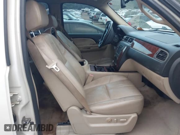 ✅ 2008 Chevrolet Tahoe LTZ • VIN: 1GNFC13J58R213066 • Лот: 42821545. Опубликован ранее на IAAI с пробегом 189 122 миль. Бесплатный доступ к архиву аукционных продаж из США и подробный отчёт об истории автомобиля на DreamBid. Изображение 5.