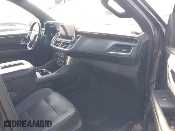 ✅ 2022 Chevrolet Suburban LT • VIN: 1GNSKCKD2NR252573 • Lot: 41572362. Listed on IAAI with 42,228 mi. Free auction sales archive from the USA and detailed vehicle history report at DreamBid. Image 5.