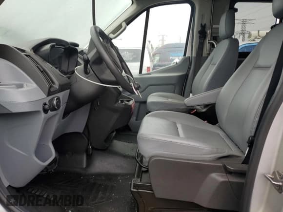 ✅ 2018 Ford Transit Passenger XL • VIN: 1FDZX2CM2JKB07159 • Лот: 65980025. Опубликован ранее на Copart с пробегом 15 171 миль. Бесплатный доступ к архиву аукционных продаж из США и подробный отчёт об истории автомобиля на DreamBid. Изображение 7.