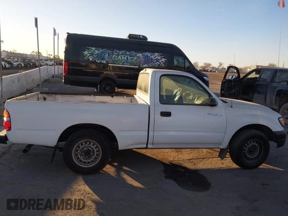 ✅ 2004 Toyota Tacoma • VIN: 5TENL42N04Z394070 • Lot: 43721735. Listed on IAAI with 572,363 mi. Free auction sales archive from the USA and detailed vehicle history report at DreamBid. Image 13.