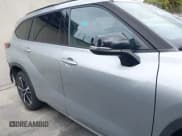 ✅ 2021 Toyota Highlander XSE • VIN: 5TDJZRAH1MS033062 • Lot: 43450522. Listed on IAAI with 39,606 mi. Free auction sales archive from the USA and detailed vehicle history report at DreamBid. Image 14.