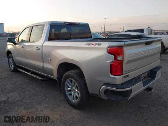 ✅ 2020 Chevrolet Silverado 1500 RST • VIN: 3GCUYEED0LG171902 • Lot: 42524437. Wystawiony na IAAI z przebiegiem 183 017 mil. Bezpłatny archiwum sprzedaży aukcyjnych z USA i szczegółowy raport historii pojazdu na DreamBid. Zdjęcie 3.