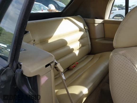 ✅ 1995 Chrysler LeBaron GTC • VIN: 1C3EU453XSF533823 • Lot: 43433006. Wystawiony na IAAI z przebiegiem 105 026 mil. Bezpłatny archiwum sprzedaży aukcyjnych z USA i szczegółowy raport historii pojazdu na DreamBid. Zdjęcie 8.