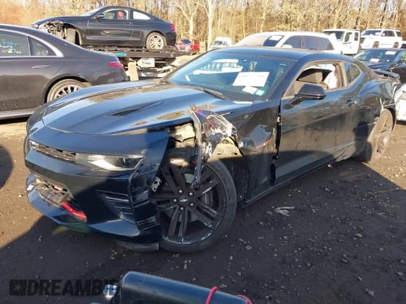 ✅ 2018 Chevrolet Camaro 1SS • VIN: 1G1FF1R78J0135848 • Лот: 40955794. Опубликован ранее на IAAI с пробегом 15 588 миль. Бесплатный доступ к архиву аукционных продаж из США и подробный отчёт об истории автомобиля на DreamBid. Изображение 2.