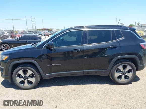 ✅ 2018 Jeep Compass Altitude • VIN: 3C4NJCBB0JT374678 • Lot: 42250357. Listed on IAAI with 56,439 mi. Free auction sales archive from the USA and detailed vehicle history report at DreamBid. Image 14.