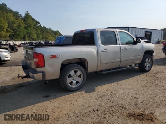 ✅ 2008 Chevrolet Silverado 1500 LTZ • VIN: 2GCEK133681101586 • Lot: 75098234. Listed on Copart with 188,518 mi. Free auction sales archive from the USA and detailed vehicle history report at DreamBid. Image 3.