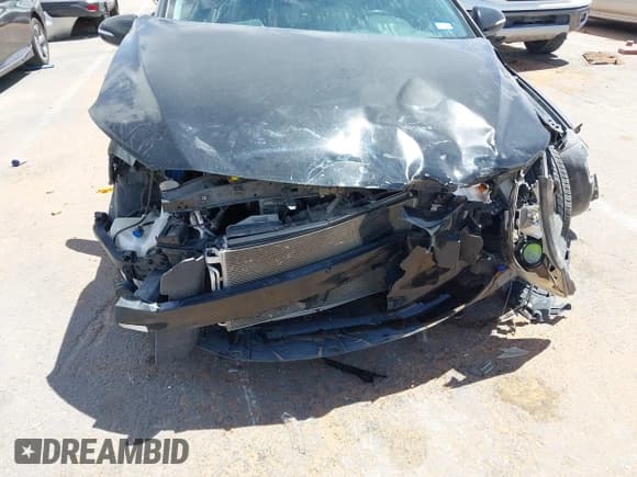 ✅ 2017 Hyundai Elantra Limited • VIN: 5NPD84LFXHH106620 • Lot: 41998073. Listed on IAAI with 52,556 mi. Free auction sales archive from the USA and detailed vehicle history report at DreamBid. Image 6.