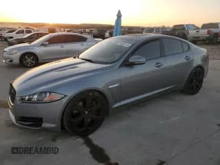 ✅ 2015 Jaguar XF Supercharged • VIN: SAJWA0HP1FMU61753 • Lot: 76963114. Wystawiony na Copart z przebiegiem 61 996 mil. Bezpłatny archiwum sprzedaży aukcyjnych z USA i szczegółowy raport historii pojazdu na DreamBid. Zdjęcie 1.