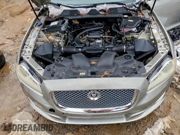 ✅ 2011 Jaguar XJ • VIN: SAJWA1CB4BLV12079 • Lot: 95626675. Listed on Copart with 180,988 mi. Free auction sales archive from the USA and detailed vehicle history report at DreamBid. Image 11.