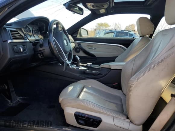 ✅ 2015 BMW 4 Series 435i xDrive • VIN: WBA3R5C54FK372328 • Лот: 92650915. Опубликован ранее на Copart с пробегом 111 025 миль. Бесплатный доступ к архиву аукционных продаж из США и подробный отчёт об истории автомобиля на DreamBid. Изображение 7.