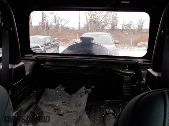 ✅ 2020 Jeep Wrangler Willys • VIN: 1C4GJXAG8LW285550 • Lot: 57058815. Wystawiony na Copart z przebiegiem 24 388 mil. Bezpłatny archiwum sprzedaży aukcyjnych z USA i szczegółowy raport historii pojazdu na DreamBid. Zdjęcie 10.