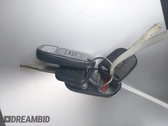 ✅ 2003 Honda Pilot EX • VIN: 2HKYF18773H606573 • Lot: 42653055. Listed on IAAI with 258,209 mi. Free auction sales archive from the USA and detailed vehicle history report at DreamBid. Image 11.