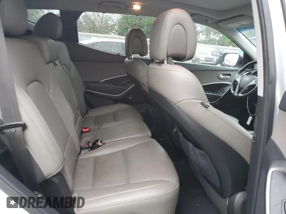 ✅ 2017 Hyundai Santa Fe Ultimate • VIN: 5XYZW4LA8HG408026 • Лот: 37993774. Опубликован ранее на Copart с пробегом 123 239 миль. Бесплатный доступ к архиву аукционных продаж из США и подробный отчёт об истории автомобиля на DreamBid. Изображение 11.