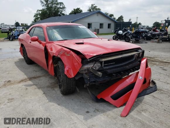 ✅ 2010 Dodge Challenger SE • VIN: 2B3CJ4DV5AH323935 • Lot: 42599043. Wystawiony na Copart z przebiegiem 176 582 mil. Bezpłatny archiwum sprzedaży aukcyjnych z USA i szczegółowy raport historii pojazdu na DreamBid. Zdjęcie 1.