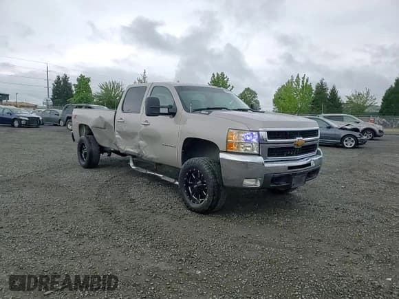 ✅ 2007 Chevrolet Silverado 2500HD 2LT • VIN: 1GCHK23697F504854 • Лот: 58057985. Опубликован ранее на Copart с пробегом 269 143 миль. Бесплатный доступ к архиву аукционных продаж из США и подробный отчёт об истории автомобиля на DreamBid. Изображение 13.
