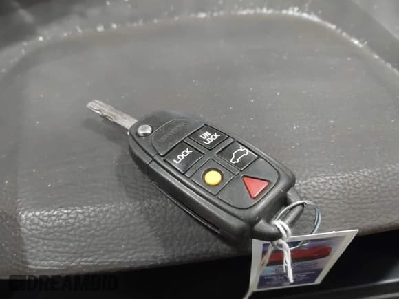 ✅ 2013 Volvo XC90 Premier Plus • VIN: YV4952CZ4D1665771 • Lot: 43606375. Listed on IAAI with 161,013 mi. Free auction sales archive from the USA and detailed vehicle history report at DreamBid. Image 11.