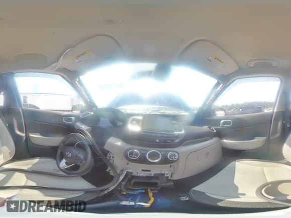 ✅ 2020 Hyundai Venue SEL • VIN: KMHRC8A37LU032104 • Lot: 62115935. Listed on Copart with Not provided. Free auction sales archive from the USA and detailed vehicle history report at DreamBid. Image 15.