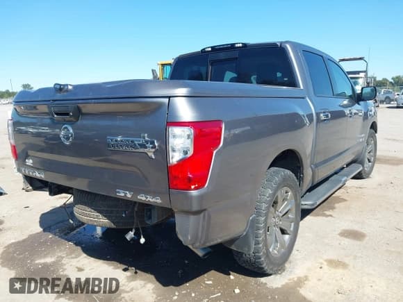 ✅ 2017 Nissan Titan SV • VIN: 1N6AA1E5XHN546876 • Lot: 43511399. Listed on IAAI with 62,801 mi. Free auction sales archive from the USA and detailed vehicle history report at DreamBid. Image 4.