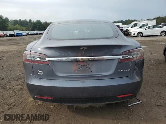 ✅ 2021 Tesla Model S Long Range Plus • VIN: 5YJSA1E2XMF423925 • Lot: 81634915. Wystawiony na Copart z przebiegiem Nie podano. Bezpłatny archiwum sprzedaży aukcyjnych z USA i szczegółowy raport historii pojazdu na DreamBid. Zdjęcie 6.