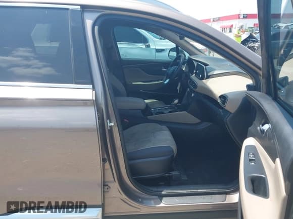 ✅ 2020 Hyundai Santa Fe SEL • VIN: 5NMS33AD3LH261307 • Lot: 42940601. Listed on IAAI with 95,444 mi. Free auction sales archive from the USA and detailed vehicle history report at DreamBid. Image 5.
