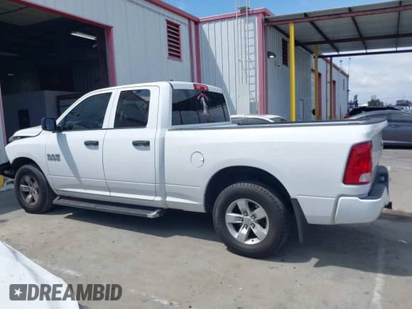 2018 Ram 1500 Tradesman z VIN 1C6RR6FG8JS166266, wystawiony jako IAAI lot #42128397 z przebiegiem 76 106 mil mil oraz . Historia ofert i sprzedaży dostępna na DreamBid. Obrazek 14.