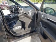 ✅ 2014 Porsche Cayenne Diesel • VIN: WP1AF2A20ELA42848 • Лот: 43786630. Опубликован ранее на IAAI с пробегом 284 941 миль. Бесплатный доступ к архиву аукционных продаж из США и подробный отчёт об истории автомобиля на DreamBid. Изображение 5.