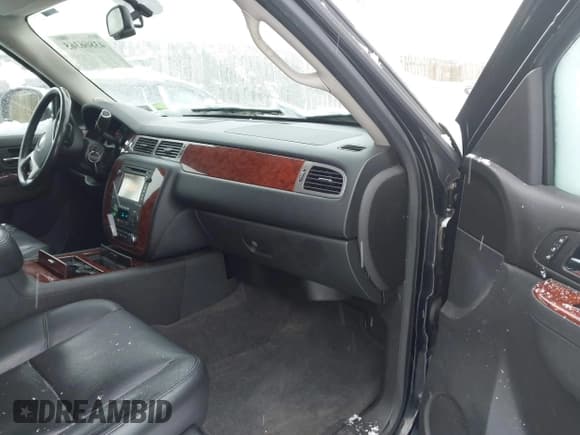 ✅ 2012 Chevrolet Suburban LTZ • VIN: 1GNSKKE75CR259109 • Лот: 43866365. Опубликован ранее на IAAI с пробегом 225 465 миль. Бесплатный доступ к архиву аукционных продаж из США и подробный отчёт об истории автомобиля на DreamBid. Изображение 5.