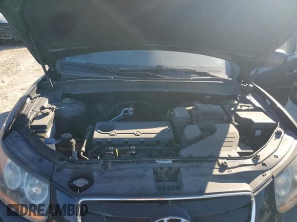 ✅ 2010 Hyundai Santa Fe GLS • VIN: 5NMSGDAB9AH405285 • Lot: 82401784. Listed on Copart with 99,897 mi. Free auction sales archive from the USA and detailed vehicle history report at DreamBid. Image 12.