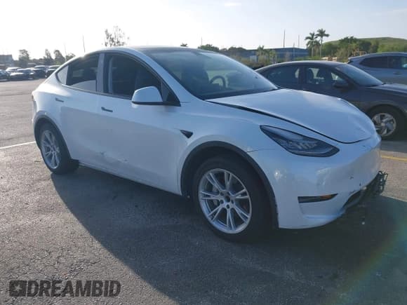 ✅ 2021 Tesla Model Y Standard Range • VIN: 5YJYGDED3MF103650 • Lot: 41726278. Wystawiony na IAAI z przebiegiem Nie podano. Bezpłatny archiwum sprzedaży aukcyjnych z USA i szczegółowy raport historii pojazdu na DreamBid. Zdjęcie 6.