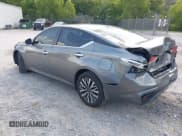 ✅ 2023 Nissan Altima SV • VIN: 1N4BL4DW1PN338399 • Lot: 42238471. Wystawiony na IAAI z przebiegiem 37 019 mil. Bezpłatny archiwum sprzedaży aukcyjnych z USA i szczegółowy raport historii pojazdu na DreamBid. Zdjęcie 3.