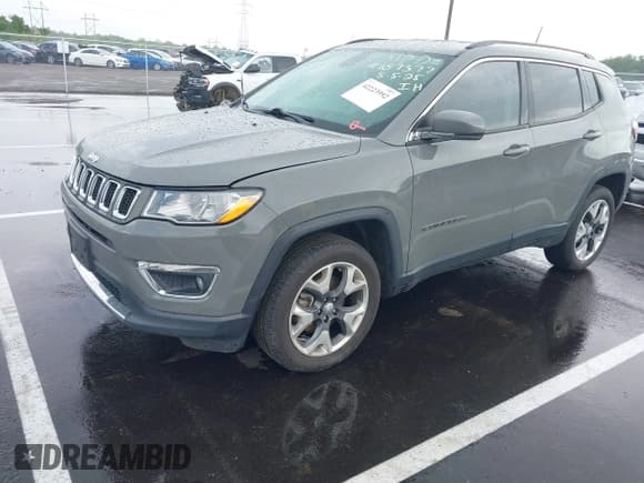 ✅ 2020 Jeep Compass Limited • VIN: 3C4NJDCB4LT151437 • Lot: 42223992. Wystawiony na IAAI z przebiegiem 101 058 mil. Bezpłatny archiwum sprzedaży aukcyjnych z USA i szczegółowy raport historii pojazdu na DreamBid. Zdjęcie 17.