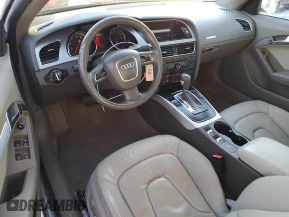 ✅ 2012 Audi A5 Premium Plus • VIN: WAUJFAFH5CN000635 • Лот: 43151545. Опубликован ранее на Copart с пробегом 97 144 миль. Бесплатный доступ к архиву аукционных продаж из США и подробный отчёт об истории автомобиля на DreamBid. Изображение 8.