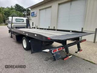 ✅ 2019 Isuzu NQR IBT • VIN: JALE5W161K7304962 • Lot: 76348614. Wystawiony na Copart z przebiegiem 110 669 mil. Bezpłatny archiwum sprzedaży aukcyjnych z USA i szczegółowy raport historii pojazdu na DreamBid. Zdjęcie 4.