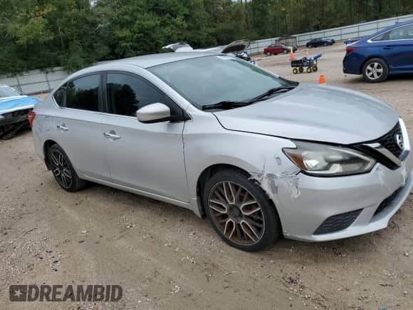 2017 Nissan Sentra SR with VIN 3N1AB7AP0HY340496, listed as a Copart auction lot 81978535 with 322,252 mi miles and Clean title. Bid and sale history available at DreamBid. Image 4.