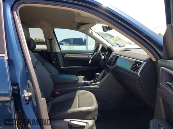 ✅ 2018 Volkswagen Atlas SE • VIN: 1V2LR2CAXJC558200 • Lot: 42297089. Listed on IAAI with 95,366 mi. Free auction sales archive from the USA and detailed vehicle history report at DreamBid. Image 5.