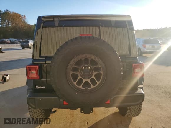 ✅ 2022 Jeep Wrangler Unlimited High Tide • VIN: 1C4HJXDG0NW247152 • Lot: 82371674. Listed on Copart with 32,417 mi. Free auction sales archive from the USA and detailed vehicle history report at DreamBid. Image 6.