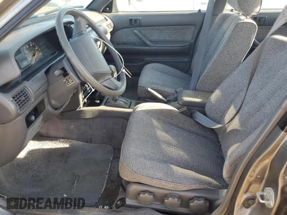 ✅ 1989 Toyota Camry • VIN: JT2SV21E8K0314703 • Лот: 76053194. Опубликован ранее на Copart с пробегом 124 873 миль. Бесплатный доступ к архиву аукционных продаж из США и подробный отчёт об истории автомобиля на DreamBid. Изображение 7.